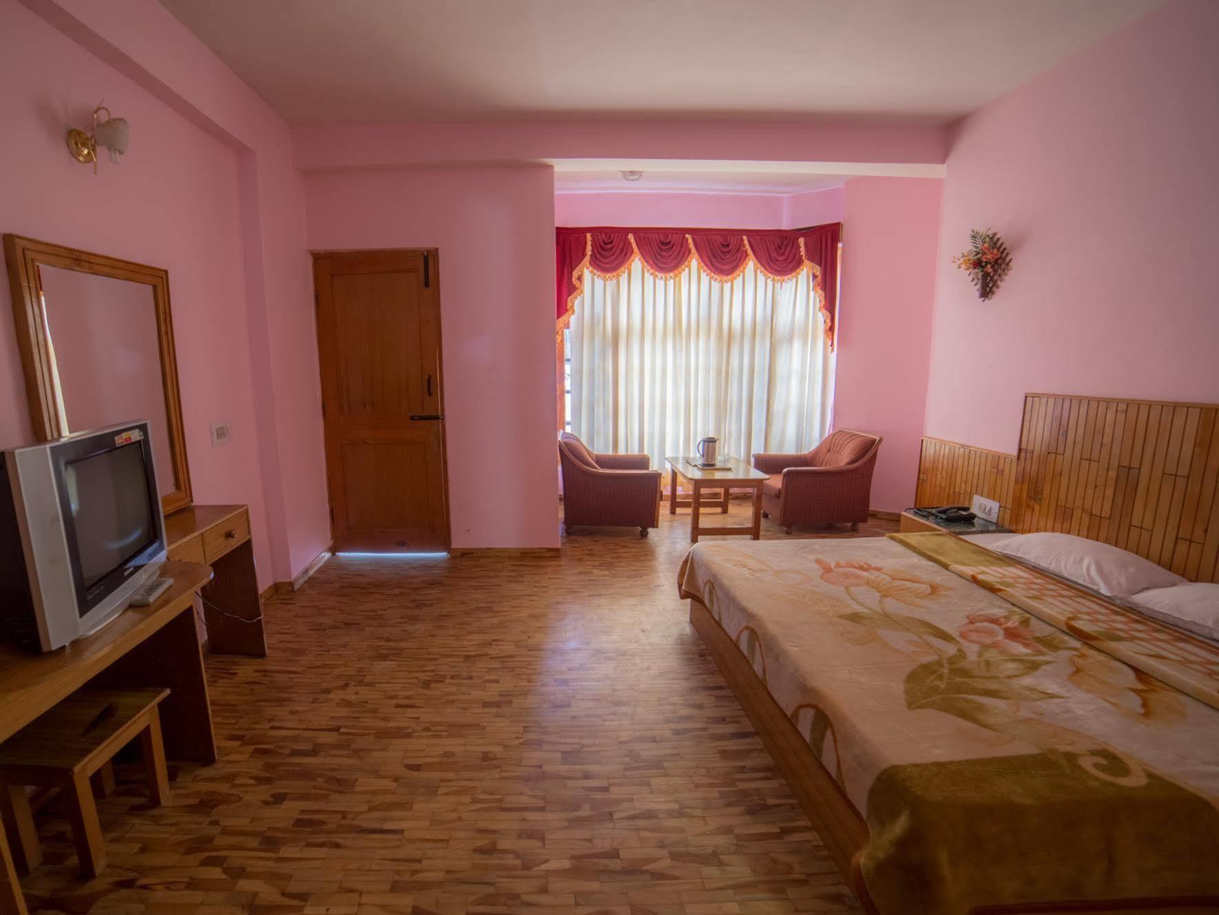 Hotel Satkar Residency Manali  Bagian luar foto